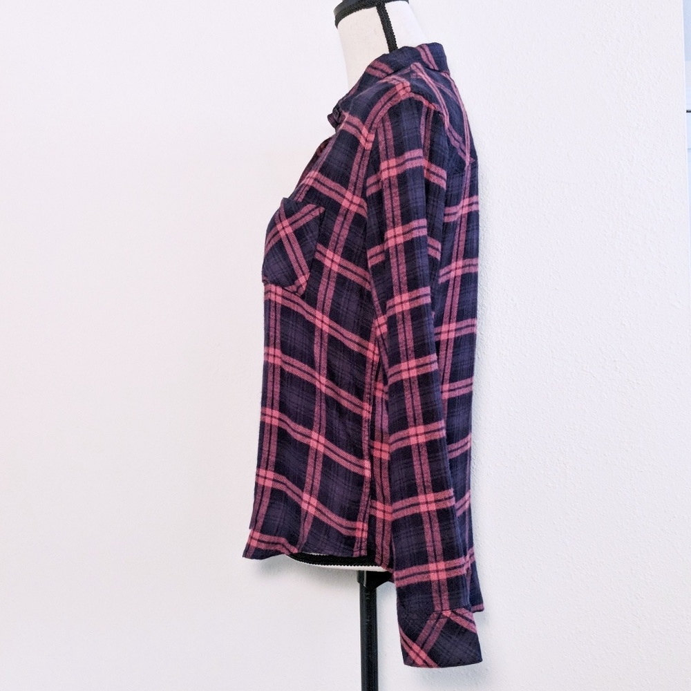 ❄️ Removing 1/1❄NWT Rails Hunter Button Down Shirt - Picture 2 of 4